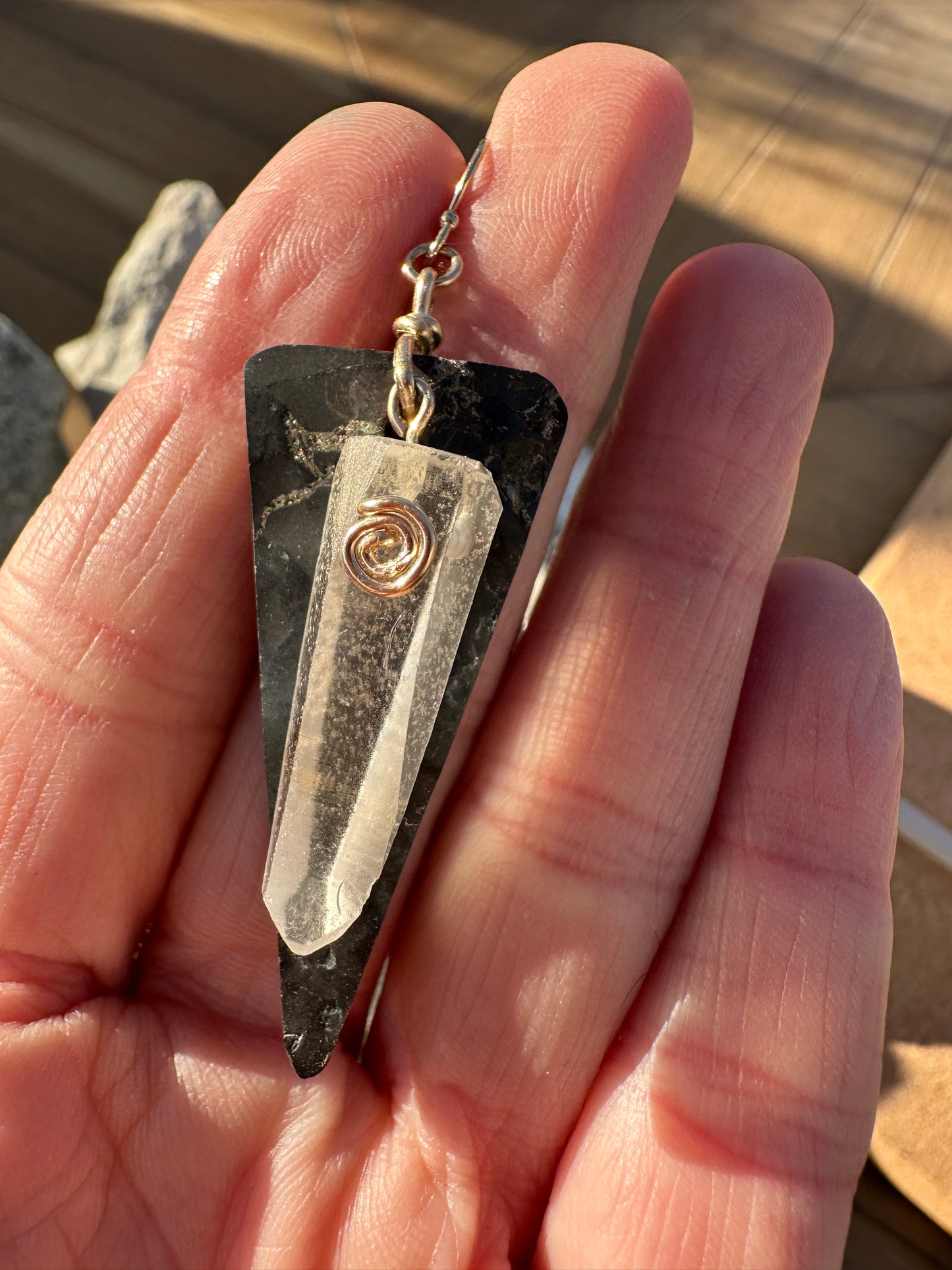 Shungite & quartz single
