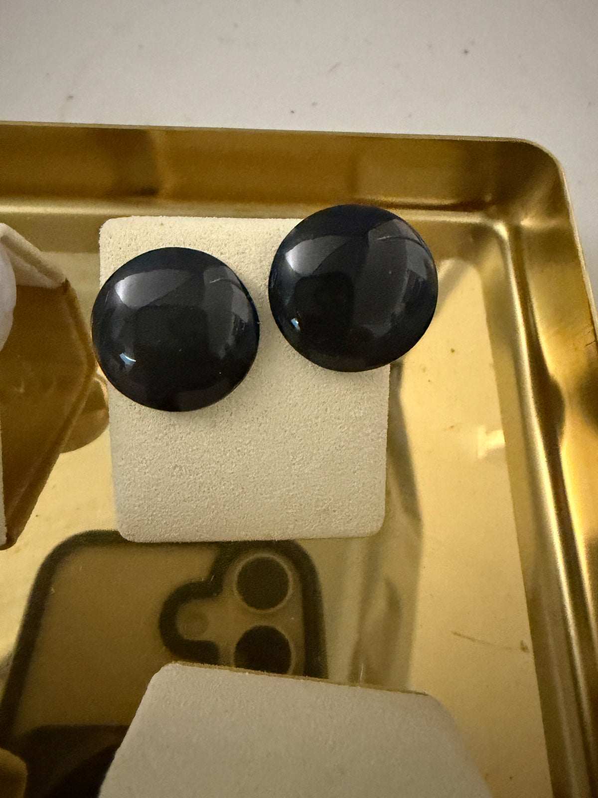 Obsidian large stud