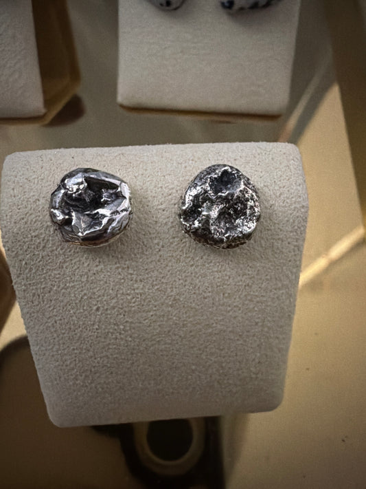 Full Moon stud - large