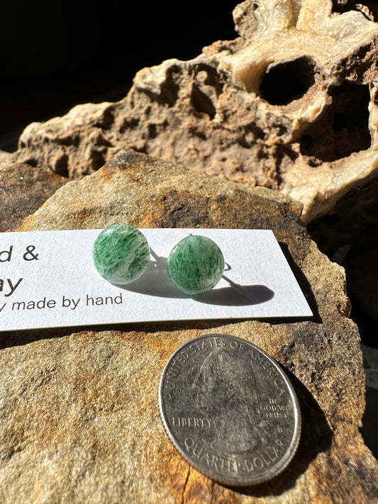 Green aventurine stud