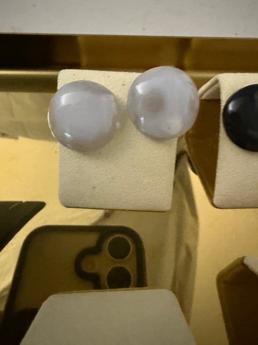 White agate large stud