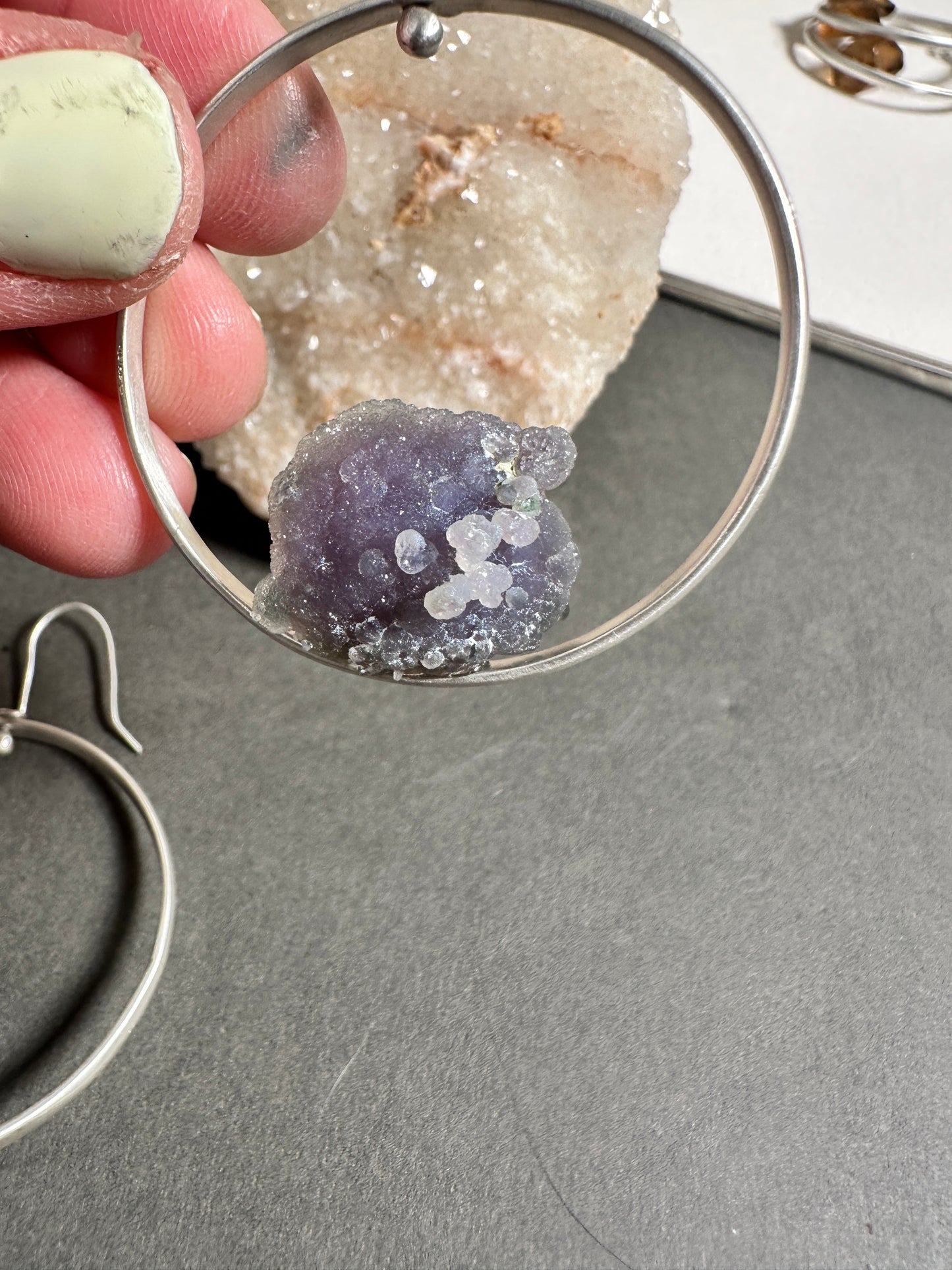 Grape agate spinners