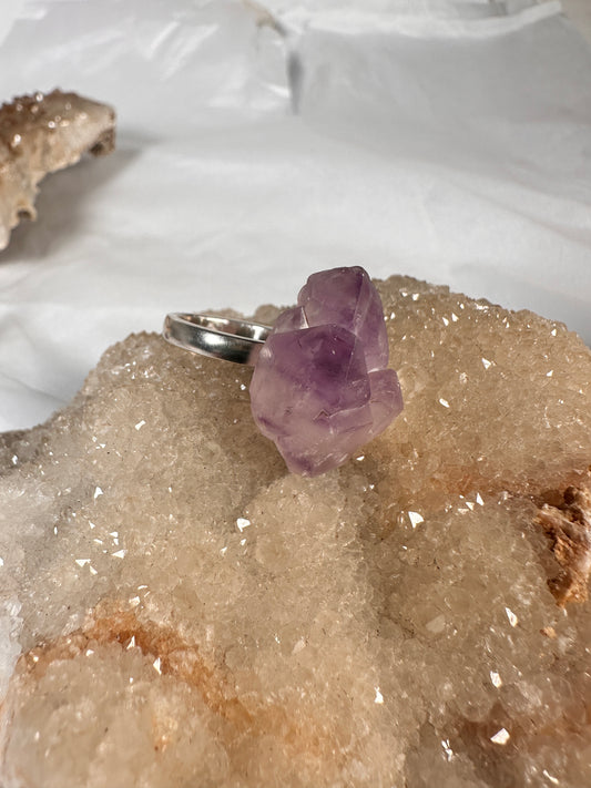 Amethyst point ring