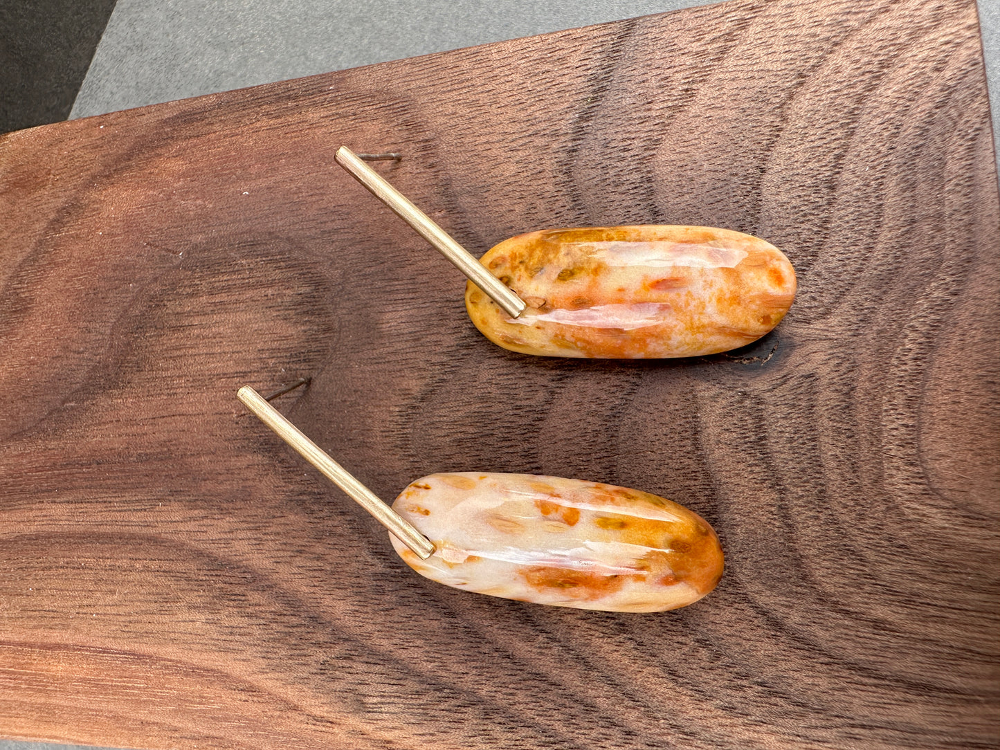 Petrified palm wood - gold bar stud