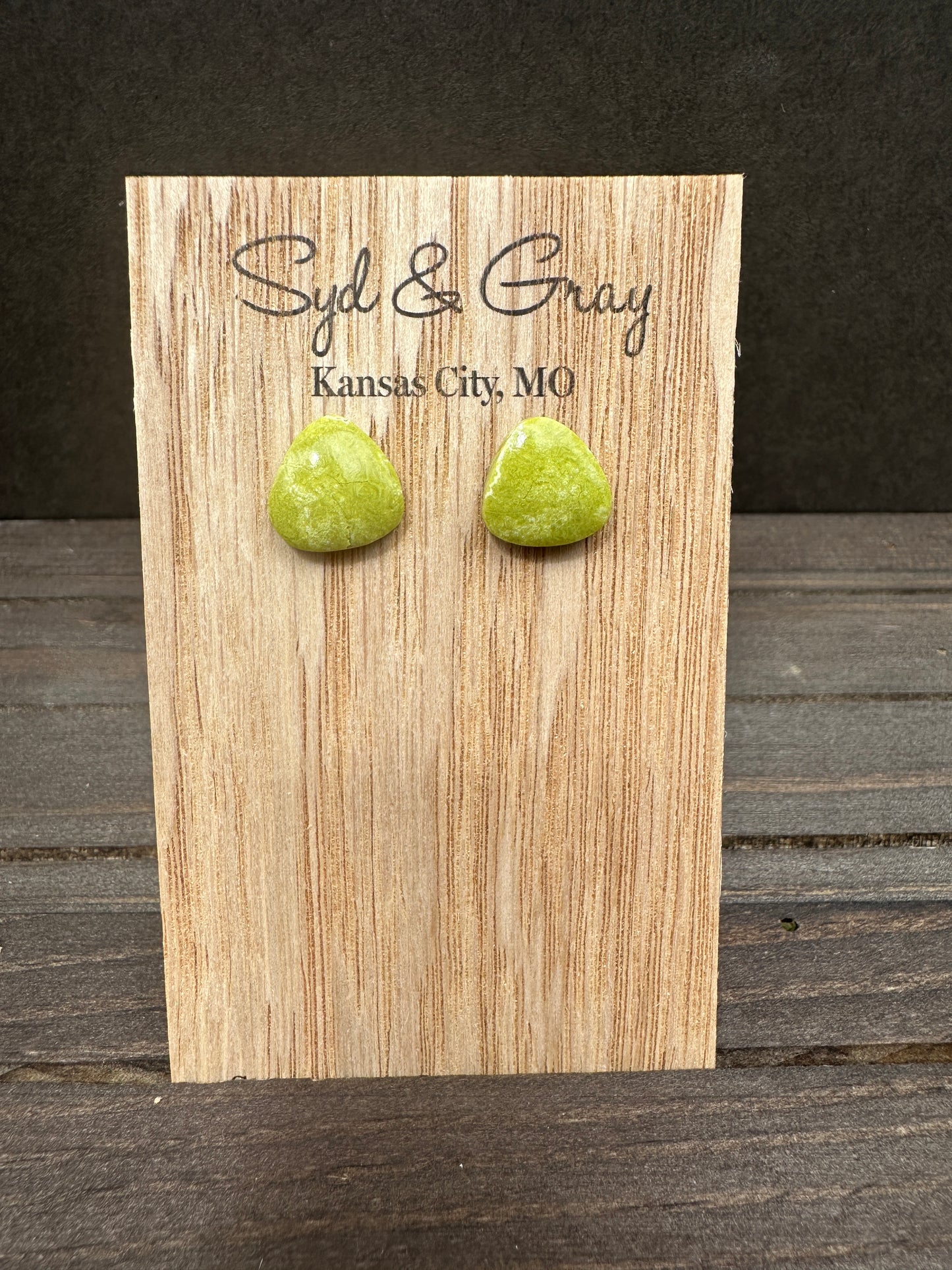 Green opal - studs