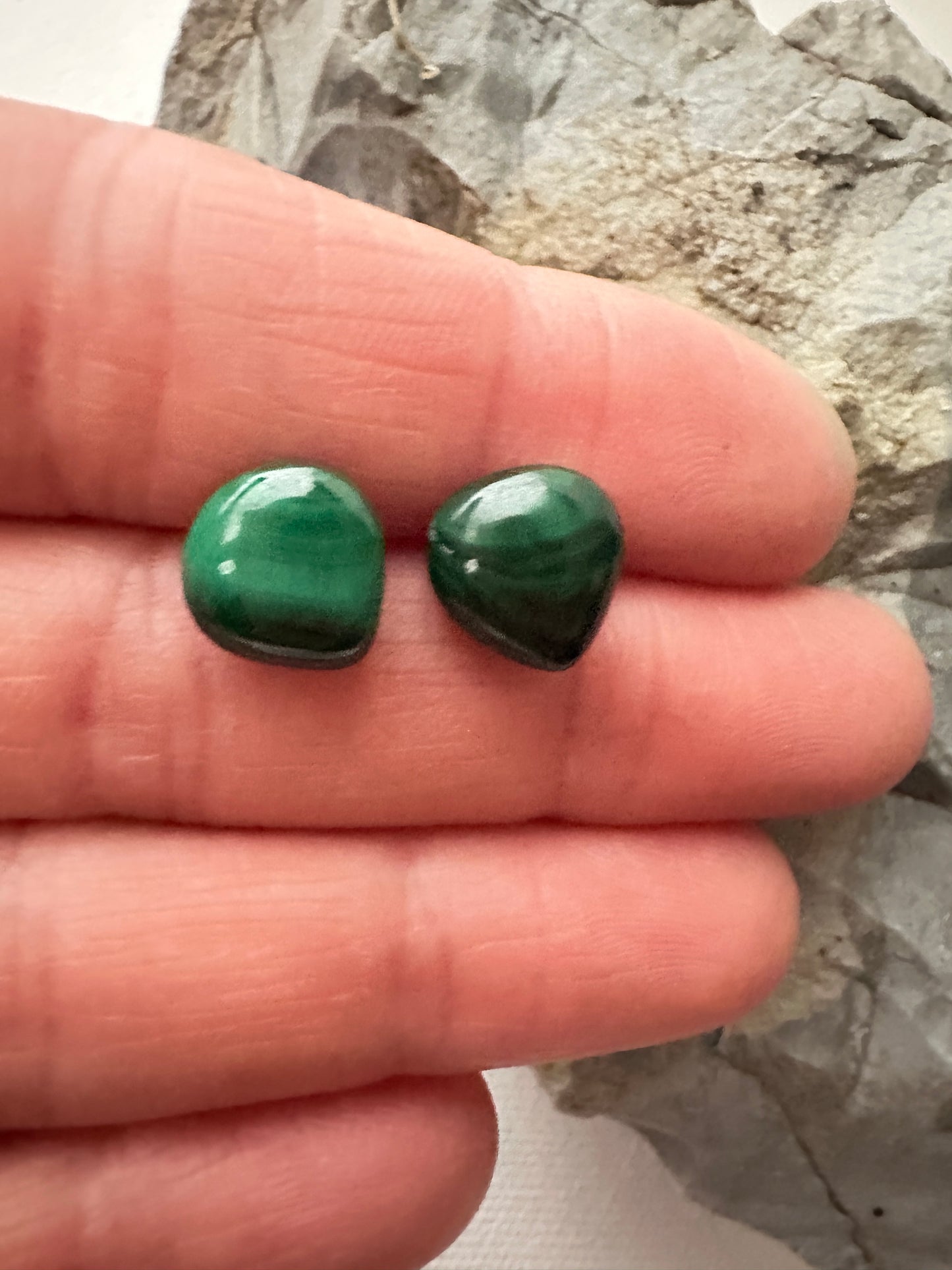 Malachite - teardrop stud