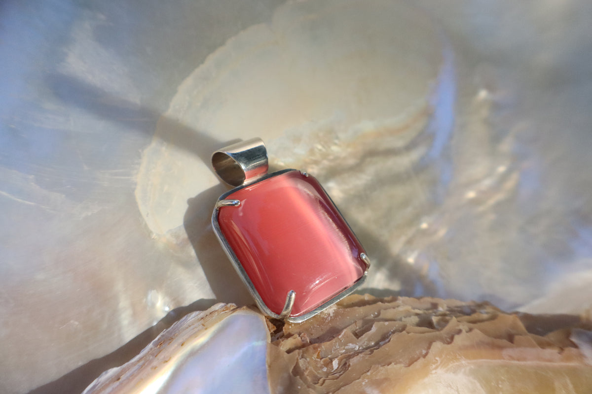 Pink fiber optic glass pendant