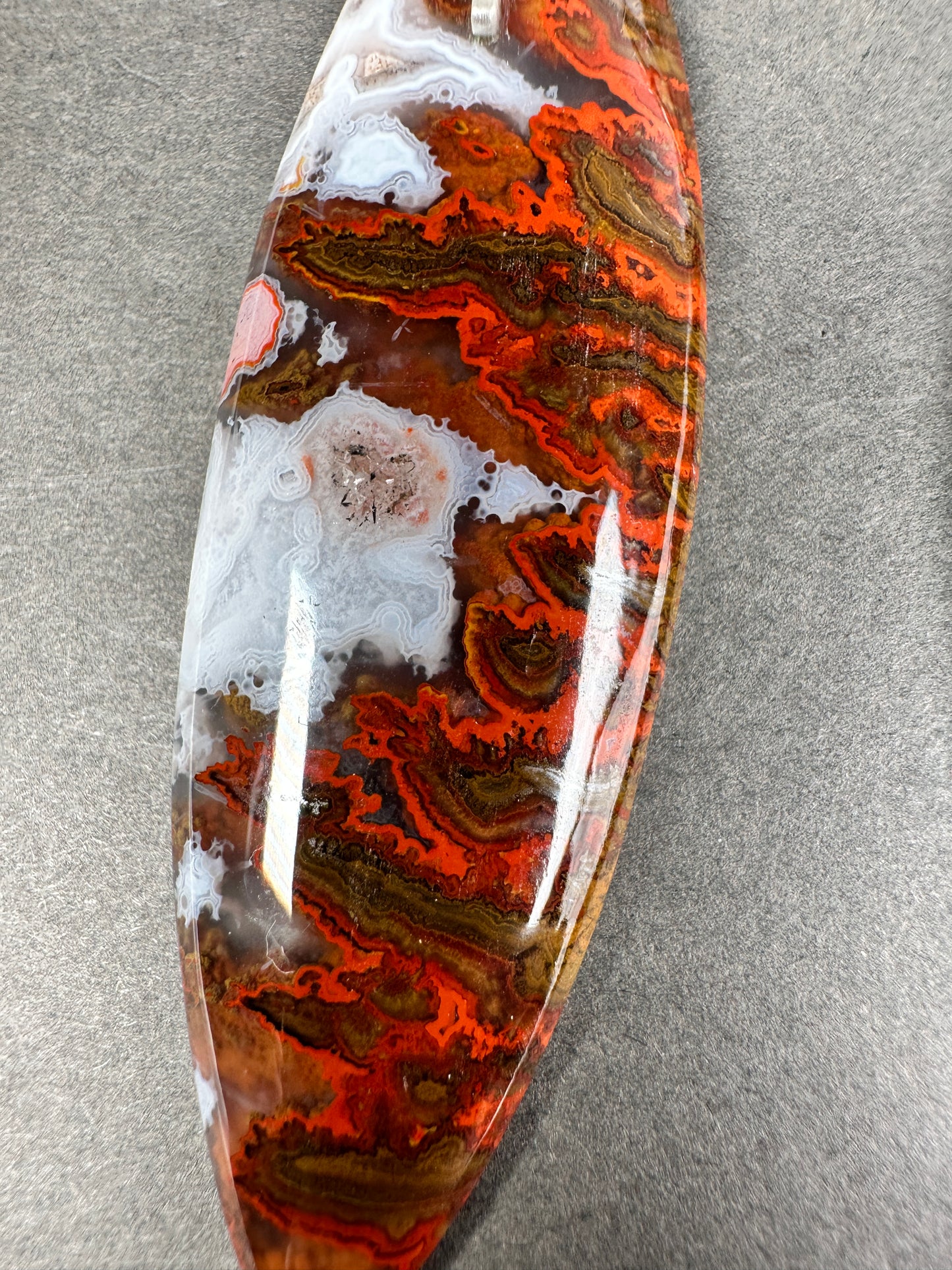 Moroccan seam agate dancers