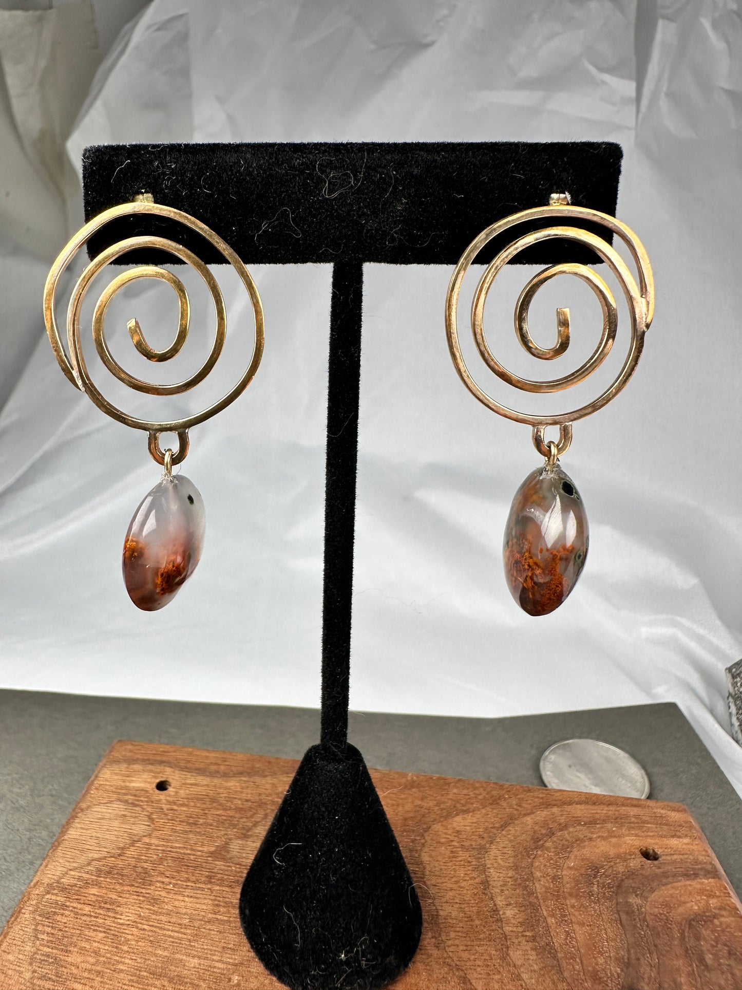 Moss agate spirals