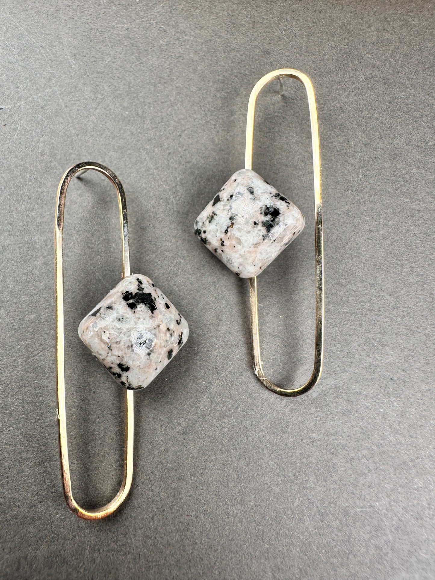 Granite paperclip drop studs